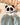Doudou panda personnalisable niché dans une feuille
